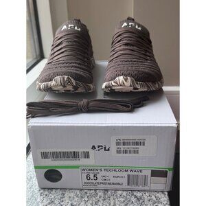 NWB Chocolate Brown Marbled Bottom TechLoom Wave Athletic Shoe W 6.5 Y 5 $270